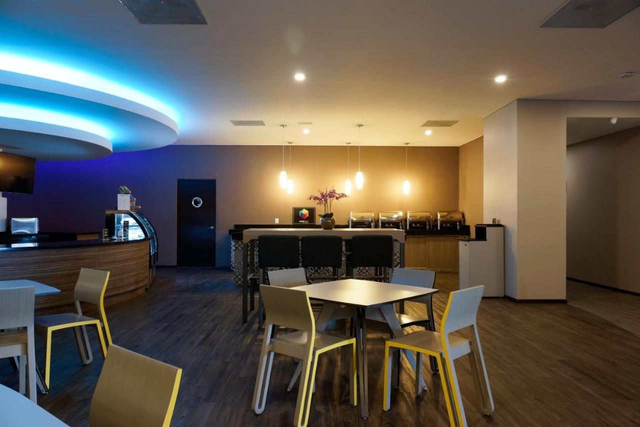 Hotel Glow Point - Mulza León Esterno foto