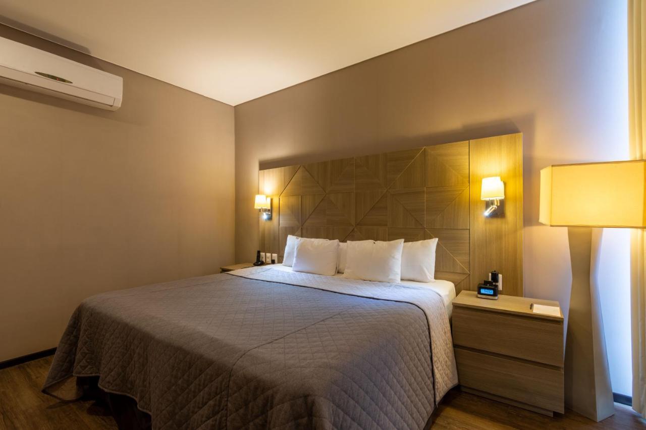 Hotel Glow Point - Mulza León Esterno foto