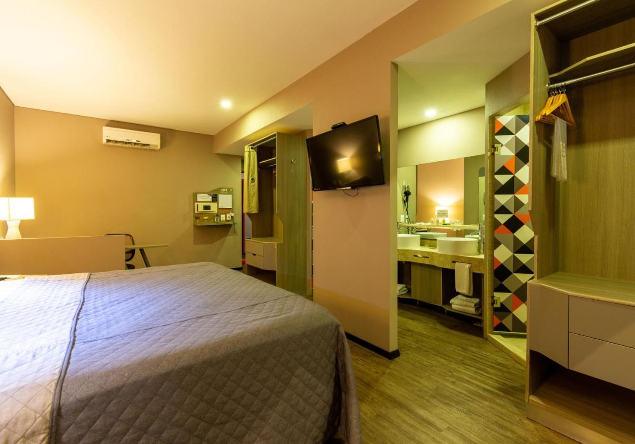 Hotel Glow Point - Mulza León Esterno foto