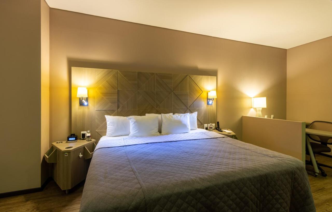 Hotel Glow Point - Mulza León Esterno foto